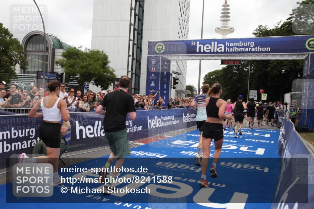 29.06.2025 - hella hamburg halbmarathon Michael Strokosch http://msf.ph/oto/8241588 29.06.2025 10:55:33 Ziel 1130, 2252, 2771, 4951, 5319, 6591, 6938, 11554, 12544, 12584, 13234, 13267, 14036, 14592, 16213, 16334, 16609, 17603, 17940 meine-sportfotos.de