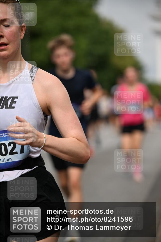 29.06.2025 - hella hamburg halbmarathon Dr. Thomas Lammeyer http://msf.ph/oto/8241596 29.06.2025 10:14:07 Kennedybrücke 1456, 1483, 1513, 1573, 1838, 4389, 7042, 7250, 7685, 8090, 8219, 8890, 9681, 9816, 9988, 11027, 11180 meine-sportfotos.de