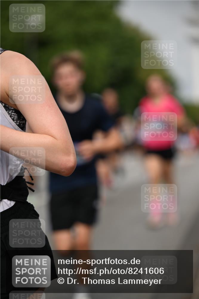 29.06.2025 - hella hamburg halbmarathon Dr. Thomas Lammeyer http://msf.ph/oto/8241606 29.06.2025 10:14:07 Kennedybrücke 1456, 1483, 1513, 1573, 1838, 4389, 7042, 7250, 7685, 8090, 8219, 8890, 9681, 9816, 9988, 11027, 11180 meine-sportfotos.de