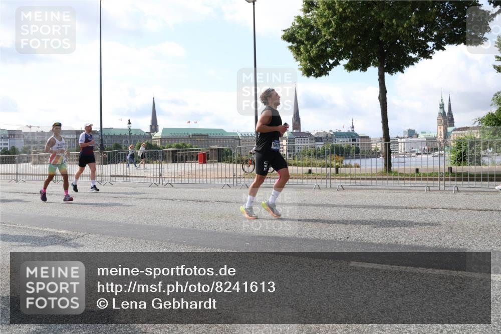29.06.2025 - hella hamburg halbmarathon Lena Gebhardt http://msf.ph/oto/8241613 29.06.2025 09:56:24 Lombardsbrücke 1061, 1257, 1452, 1499, 1502, 1507, 1592, 1628, 1689, 1877, 2058, 2082, 2083, 2250, 2260, 2504, 2771, 2818, 2864, 2953, 2996, 3060, 3256, 3296, 3543, 4065, 4077, 4404, 4557, 4711, 4833, 5116, 5482, 5600, 5607, 5978, 6115, 6134, 6168, 6286, 6511, 6512, 6561, 6562, 7178, 7332, 7383, 7475, 7583, 7943, 8261, 8335, 8361, 8514, 8968, 8989, 8996, 9246, 9537, 9597, 9638, 10596 meine-sportfotos.de