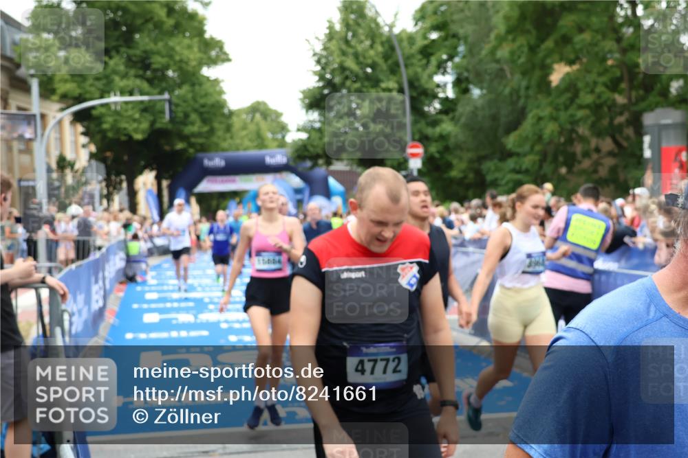 29.06.2025 - hella hamburg halbmarathon Zöllner http://msf.ph/oto/8241661 29.06.2025 10:56:03 Ziel 1180, 3042, 3058, 7147, 8968, 9246, 10084, 14867, 15184, 15868, 15884, 16176, 18212 meine-sportfotos.de