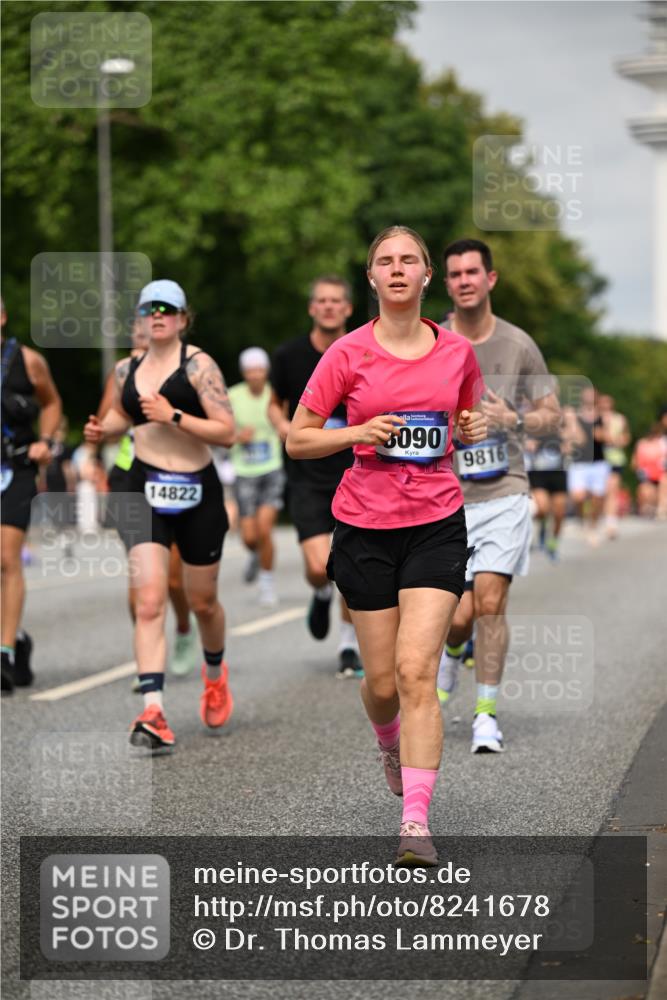 29.06.2025 - hella hamburg halbmarathon Dr. Thomas Lammeyer http://msf.ph/oto/8241678 29.06.2025 10:14:08 Kennedybrücke 1456, 1483, 1513, 1573, 1838, 4389, 7042, 7058, 7250, 7685, 8090, 8219, 8890, 9681, 9816, 9988, 11027, 11180 meine-sportfotos.de