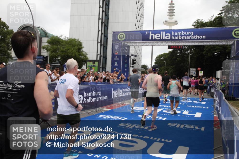 29.06.2025 - hella hamburg halbmarathon Michael Strokosch http://msf.ph/oto/8241730 29.06.2025 10:55:36 Ziel 2252, 3037, 4951, 5319, 6591, 8573, 11554, 11568, 12196, 12544, 12584, 13267, 14036, 14592, 16110, 16213, 16334, 16609, 17615 meine-sportfotos.de