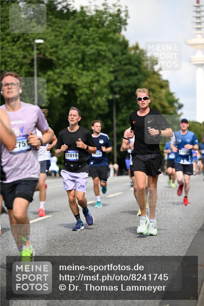 29.06.2025 - hella hamburg halbmarathon Dr. Thomas Lammeyer http://msf.ph/oto/8241745 29.06.2025 09:51:00 Kennedybrücke 1217, 2121, 2196, 2404, 2774, 3783, 4602, 5092, 5923, 5961, 6915, 8366, 8395, 8901, 9171 meine-sportfotos.de