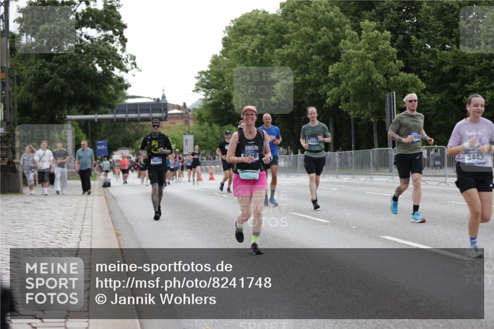 29.06.2025 - hella hamburg halbmarathon Jannik Wohlers http://msf.ph/oto/8241748 29.06.2025 10:29:50 Lombardsbrücke 1547, 2901, 3443, 3573, 6598, 6616, 6626, 10880, 12349, 12350, 12504, 12710, 13418, 14304, 16182, 16601, 16604, 16735, 16769, 18046, 18503, 18671 meine-sportfotos.de