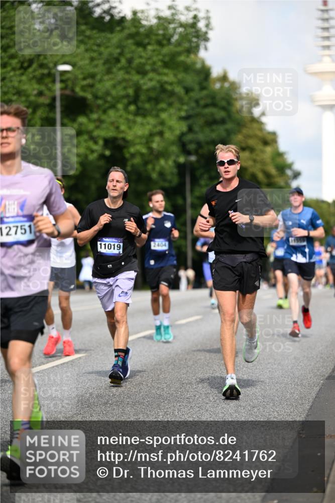 29.06.2025 - hella hamburg halbmarathon Dr. Thomas Lammeyer http://msf.ph/oto/8241762 29.06.2025 09:51:00 Kennedybrücke 1217, 2121, 2196, 2404, 2774, 3783, 4602, 5092, 5923, 5961, 6915, 8366, 8395, 8901, 9171 meine-sportfotos.de