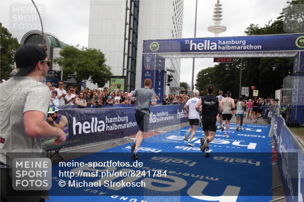 29.06.2025 - hella hamburg halbmarathon Michael Strokosch http://msf.ph/oto/8241784 29.06.2025 10:55:38 Ziel 2982, 3037, 5319, 6591, 8573, 11554, 11568, 12196, 12515, 12544, 12584, 13267, 14036, 14592, 16110, 16334, 16609, 17615 meine-sportfotos.de