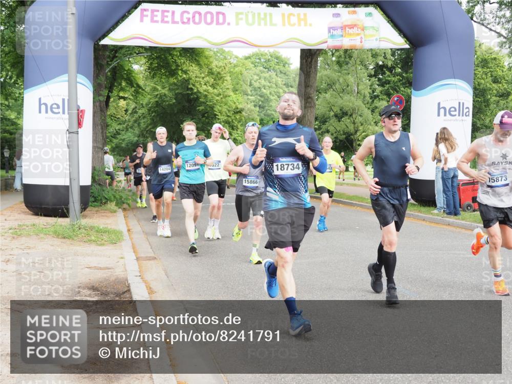 29.06.2025 - hella hamburg halbmarathon MichiJ http://msf.ph/oto/8241791 29.06.2025 10:27:49 Zwischen KM18-KM19 1445, 3282, 4381, 6037, 7622, 8450, 8958, 11447, 12915, 13029, 14093, 14204, 15257, 15866, 15873, 18547, 18734 meine-sportfotos.de