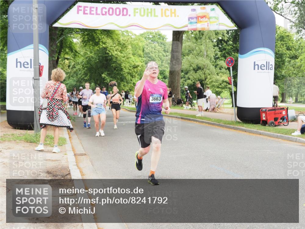 29.06.2025 - hella hamburg halbmarathon MichiJ http://msf.ph/oto/8241792 29.06.2025 10:50:35 Zwischen KM18-KM19 2810, 3199, 3663, 12571, 18324 meine-sportfotos.de