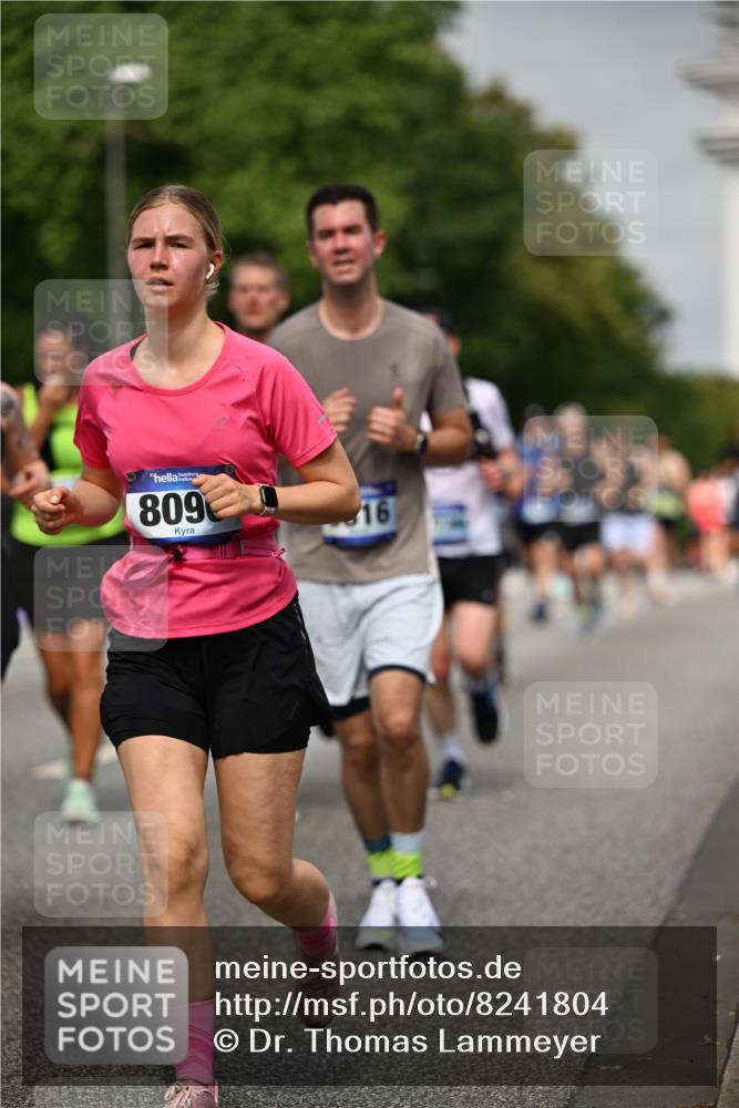 29.06.2025 - hella hamburg halbmarathon Dr. Thomas Lammeyer http://msf.ph/oto/8241804 29.06.2025 10:14:09 Kennedybrücke 1456, 1483, 1513, 1573, 4389, 7042, 7058, 7250, 7685, 8090, 8219, 8890, 9681, 9816, 9988, 11027, 11180 meine-sportfotos.de