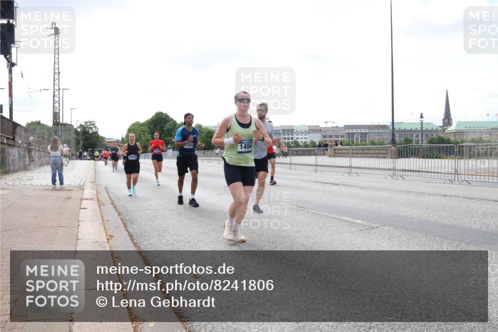 29.06.2025 - hella hamburg halbmarathon Lena Gebhardt http://msf.ph/oto/8241806 29.06.2025 10:09:48 Lombardsbrücke 1052, 1456, 1483, 1513, 1823, 4592, 4859, 5885, 7058, 7081, 7187, 8090, 8685, 9150, 9297, 9306, 9674, 9781, 9988, 12255, 12509, 12567, 12862, 13739, 15697, 16191, 16455, 16688, 16918, 17630, 17899, 18076, 18440, 18707, 18726, 18727, 19166, 19242 meine-sportfotos.de