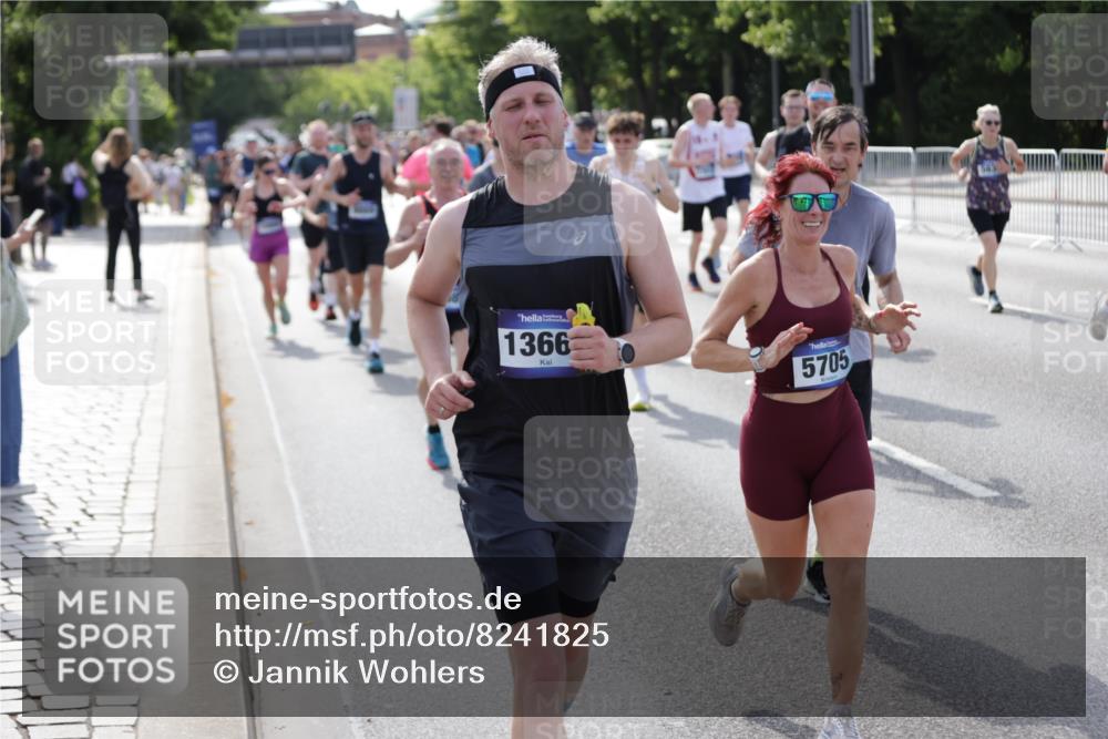 29.06.2025 - hella hamburg halbmarathon Jannik Wohlers http://msf.ph/oto/8241825 29.06.2025 09:54:39 Lombardsbrücke 1200, 2367, 2592, 2596, 2816, 3208, 3209, 3258, 4121, 4832, 5399, 5638, 5705, 6027, 6290, 6389, 6923, 6991, 7335, 7659, 7908, 8371, 8437, 8487, 8693, 8889, 8981, 9031, 9032, 9093, 9159, 9476, 9661, 9710, 9869, 9931, 10122, 10868, 11125, 11185, 11333, 12094, 12161, 12657, 13147, 13666, 13698, 14814, 15350, 15430, 15512, 15684, 15871, 16062, 16086, 16089, 16110, 16127, 16403, 16513, 16538, 16907, 17008, 17499, 17544, 17674, 17912, 18118, 18190 meine-sportfotos.de