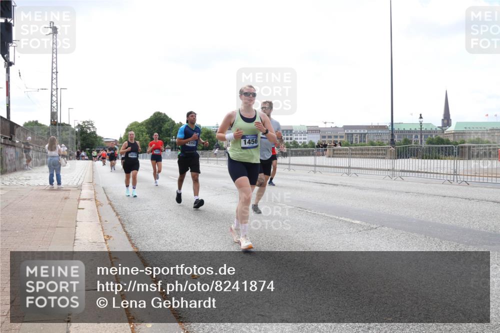 29.06.2025 - hella hamburg halbmarathon Lena Gebhardt http://msf.ph/oto/8241874 29.06.2025 10:09:48 Lombardsbrücke 1052, 1456, 1483, 1513, 1823, 4592, 4859, 5885, 7058, 7081, 7187, 8090, 8685, 9150, 9297, 9306, 9674, 9781, 9988, 12255, 12509, 12567, 12862, 13739, 15697, 16191, 16455, 16688, 16918, 17630, 17899, 18076, 18440, 18707, 18726, 18727, 19166, 19242 meine-sportfotos.de