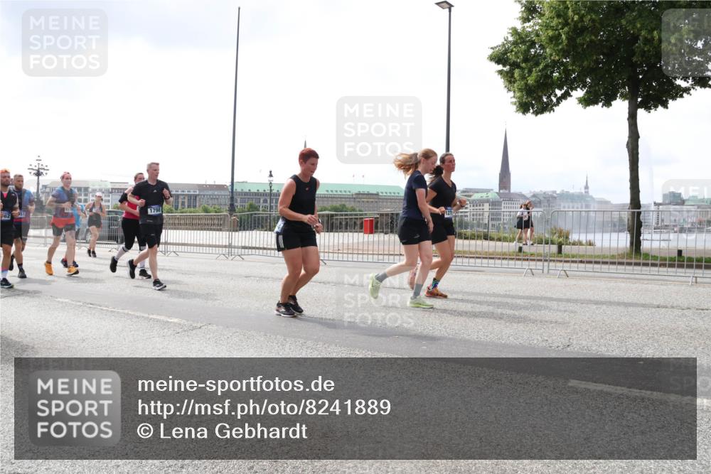29.06.2025 - hella hamburg halbmarathon Lena Gebhardt http://msf.ph/oto/8241889 29.06.2025 10:45:22 Lombardsbrücke 1024, 1060, 1085, 1273, 1629, 1685, 1713, 1798, 2007, 2008, 2216, 2217, 2657, 2664, 2779, 2973, 3160, 3164, 3357, 3377, 3570, 3879, 3993, 4099, 4102, 4186, 4224, 4275, 4306, 4337, 4504, 4820, 4851, 5099, 5108, 5190, 5339, 5636, 5949, 6150, 6509, 6763, 6788, 6911, 6922, 6980, 7283, 7530, 7541, 7699, 7859, 7912, 8594, 8605, 8745, 8762, 8907, 9620, 10030, 10182, 10225, 10562, 10566, 10707, 11314, 12198, 12332, 12334, 12394, 13261 meine-sportfotos.de