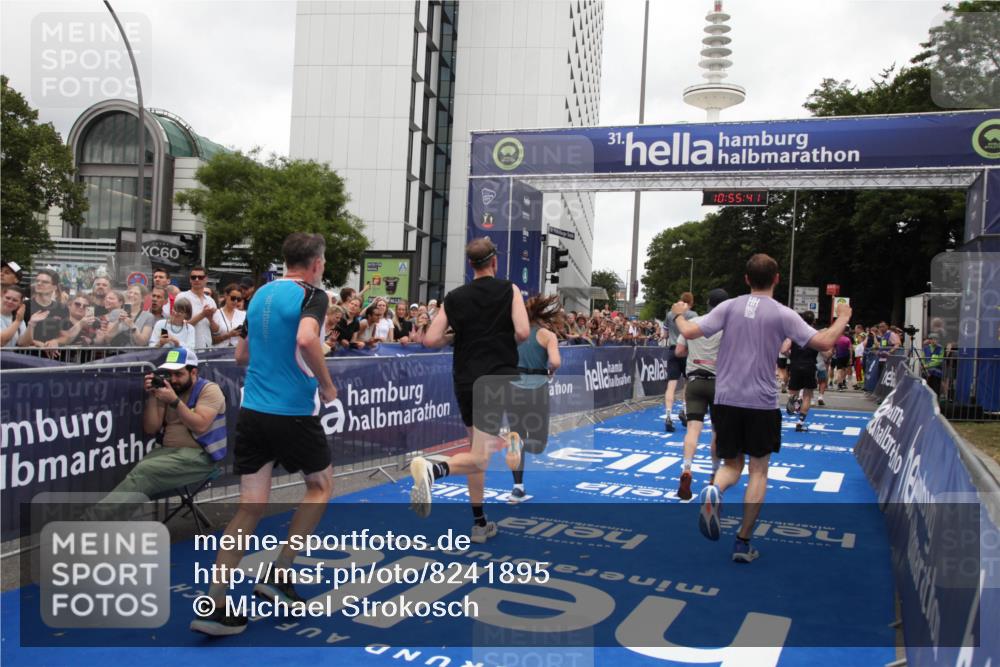 29.06.2025 - hella hamburg halbmarathon Michael Strokosch http://msf.ph/oto/8241895 29.06.2025 10:55:40 Ziel 1120, 2955, 2982, 3037, 4897, 8573, 11039, 11554, 11568, 12196, 12515, 12544, 12584, 13267, 14036, 14592, 15896, 16110, 17615, 18064 meine-sportfotos.de