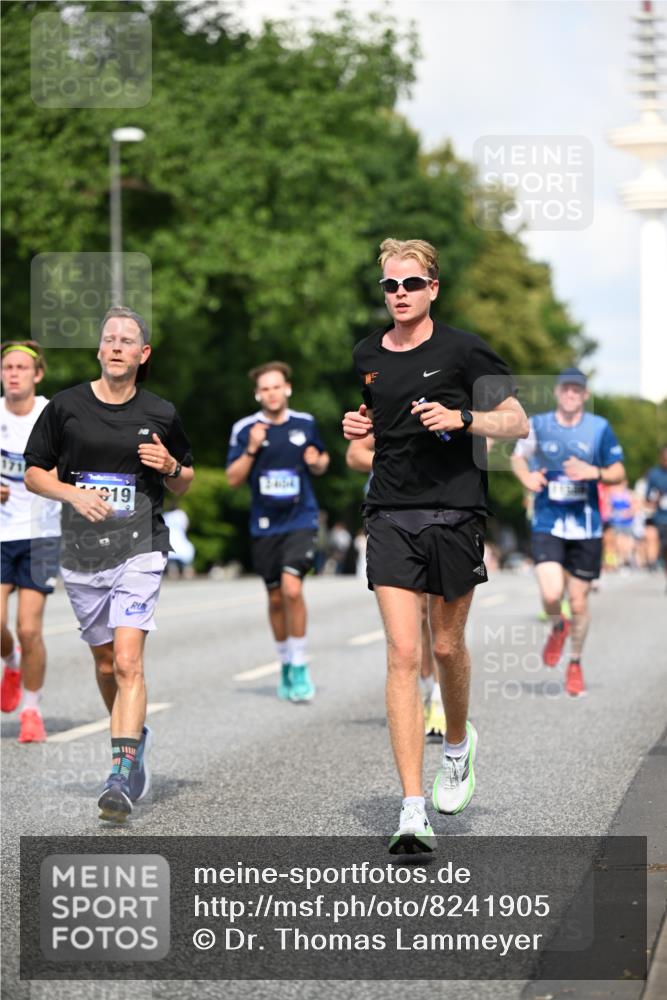 29.06.2025 - hella hamburg halbmarathon Dr. Thomas Lammeyer http://msf.ph/oto/8241905 29.06.2025 09:51:00 Kennedybrücke 1217, 2121, 2196, 2404, 2774, 3783, 4602, 5092, 5923, 5961, 6915, 8366, 8395, 8901, 9171 meine-sportfotos.de