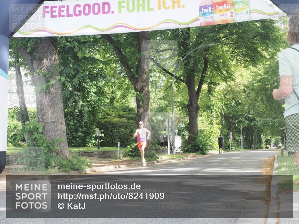 29.06.2025 - hella hamburg halbmarathon KatJ http://msf.ph/oto/8241909 29.06.2025 10:01:01 Zwischen KM18-KM19  meine-sportfotos.de