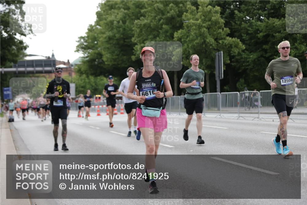 29.06.2025 - hella hamburg halbmarathon Jannik Wohlers http://msf.ph/oto/8241925 29.06.2025 10:29:51 Lombardsbrücke 1547, 2901, 3443, 3573, 6598, 6616, 6626, 10880, 12349, 12350, 12504, 12710, 13418, 14304, 15938, 16182, 16601, 16604, 16735, 16769, 18046, 18503, 18671 meine-sportfotos.de