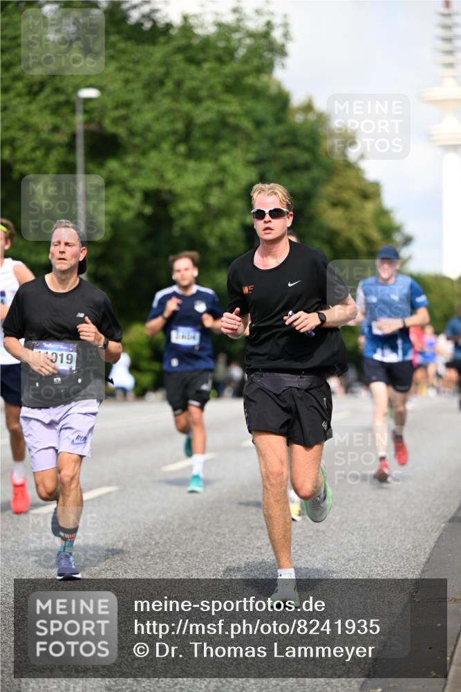 29.06.2025 - hella hamburg halbmarathon Dr. Thomas Lammeyer http://msf.ph/oto/8241935 29.06.2025 09:51:00 Kennedybrücke 1217, 2121, 2196, 2404, 2774, 3783, 4602, 5092, 5923, 5961, 6915, 8366, 8395, 8901, 9171 meine-sportfotos.de