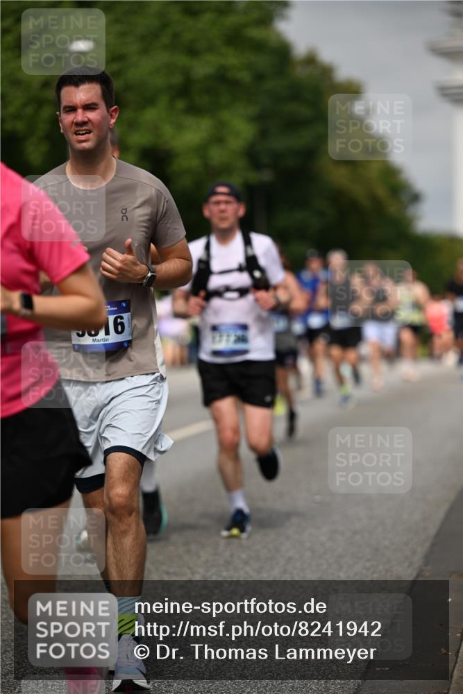 29.06.2025 - hella hamburg halbmarathon Dr. Thomas Lammeyer http://msf.ph/oto/8241942 29.06.2025 10:14:10 Kennedybrücke 1456, 1483, 1513, 1573, 4389, 7042, 7058, 7250, 7685, 8090, 8219, 8890, 9681, 9816, 9988, 11027, 11180 meine-sportfotos.de