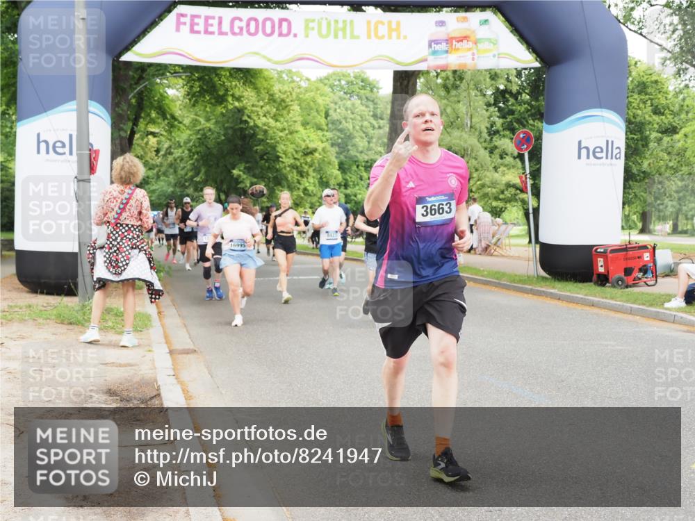 29.06.2025 - hella hamburg halbmarathon MichiJ http://msf.ph/oto/8241947 29.06.2025 10:50:36 Zwischen KM18-KM19 2810, 3199, 3663, 8423, 12571, 16995, 18324 meine-sportfotos.de