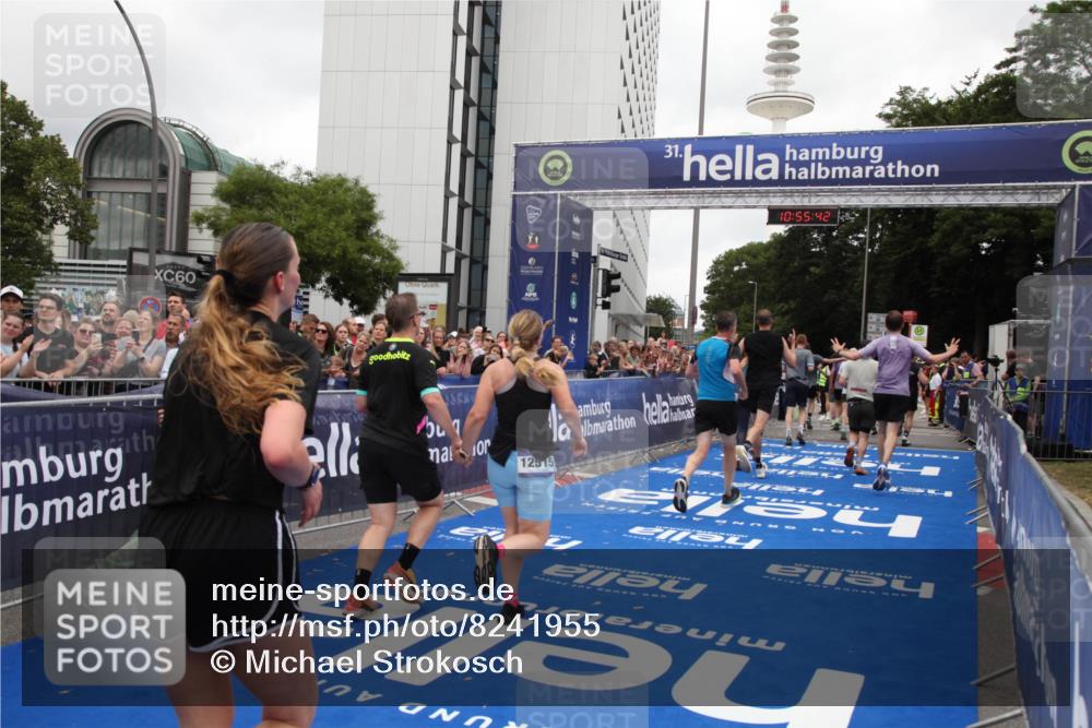 29.06.2025 - hella hamburg halbmarathon Michael Strokosch http://msf.ph/oto/8241955 29.06.2025 10:55:41 Ziel 1120, 1143, 2955, 2982, 3037, 4897, 8573, 8618, 11039, 11554, 11568, 12196, 12515, 12544, 13267, 14592, 14909, 15896, 16110, 17615, 18064 meine-sportfotos.de