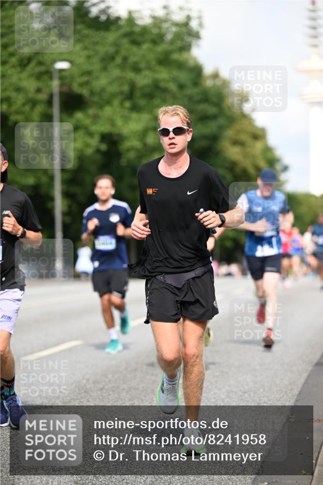 29.06.2025 - hella hamburg halbmarathon Dr. Thomas Lammeyer http://msf.ph/oto/8241958 29.06.2025 09:51:01 Kennedybrücke 1217, 1562, 2121, 2196, 2404, 2774, 3783, 4602, 5092, 5923, 5961, 6915, 8366, 8395, 8901, 9171 meine-sportfotos.de