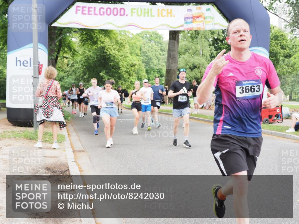 29.06.2025 - hella hamburg halbmarathon MichiJ http://msf.ph/oto/8242030 29.06.2025 10:50:36 Zwischen KM18-KM19 2810, 3199, 3663, 8423, 12571, 16995, 18324 meine-sportfotos.de