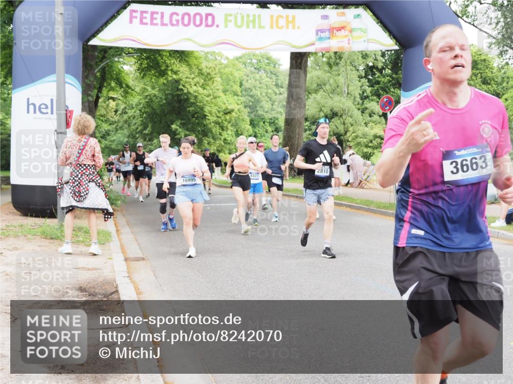 29.06.2025 - hella hamburg halbmarathon MichiJ http://msf.ph/oto/8242070 29.06.2025 10:50:36 Zwischen KM18-KM19 2810, 3199, 3663, 8423, 12571, 16995, 18324 meine-sportfotos.de