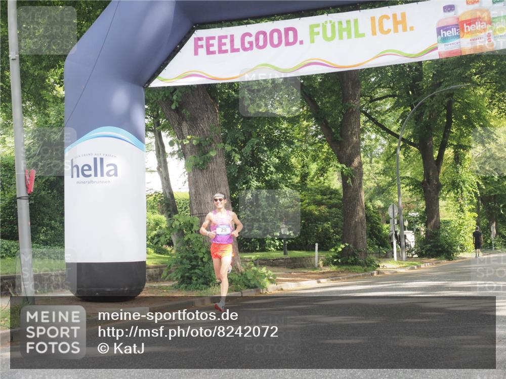 29.06.2025 - hella hamburg halbmarathon KatJ http://msf.ph/oto/8242072 29.06.2025 10:01:03 Zwischen KM18-KM19  meine-sportfotos.de