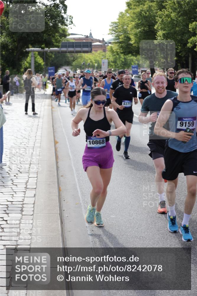 29.06.2025 - hella hamburg halbmarathon Jannik Wohlers http://msf.ph/oto/8242078 29.06.2025 09:54:43 Lombardsbrücke 1200, 2274, 2816, 3258, 4121, 5399, 5638, 5705, 6027, 6389, 6923, 6938, 6991, 7508, 7659, 8371, 8437, 8487, 8693, 8889, 8955, 9031, 9032, 9093, 9159, 9476, 9661, 9869, 9931, 10122, 10868, 11185, 11333, 12016, 12161, 12657, 13147, 13666, 13698, 14814, 15350, 15430, 15512, 15681, 15871, 16062, 16086, 16089, 16103, 16110, 16127, 16403, 16513, 16538, 17008, 17221, 17499, 17544, 17674, 17912, 18118, 18190 meine-sportfotos.de