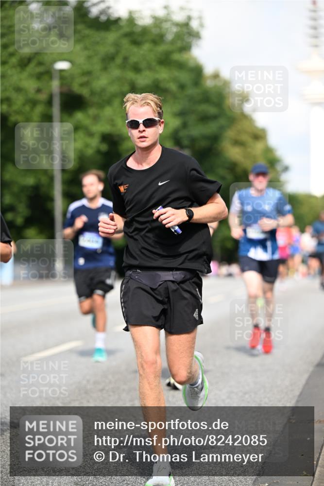 29.06.2025 - hella hamburg halbmarathon Dr. Thomas Lammeyer http://msf.ph/oto/8242085 29.06.2025 09:51:01 Kennedybrücke 1217, 1562, 2121, 2196, 2404, 2774, 3783, 4602, 5092, 5923, 5961, 6915, 8366, 8395, 8901, 9171 meine-sportfotos.de