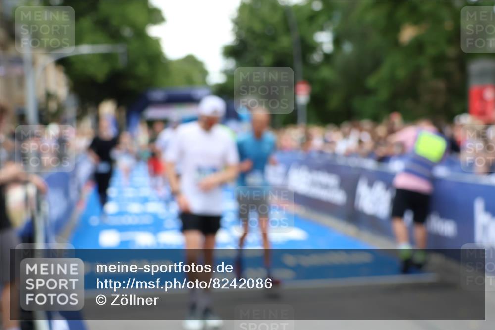 29.06.2025 - hella hamburg halbmarathon Zöllner http://msf.ph/oto/8242086 29.06.2025 10:56:09 Ziel 1180, 3042, 3058, 4594, 4813, 5492, 5570, 7594, 8330, 12545, 17640, 17642, 18212 meine-sportfotos.de