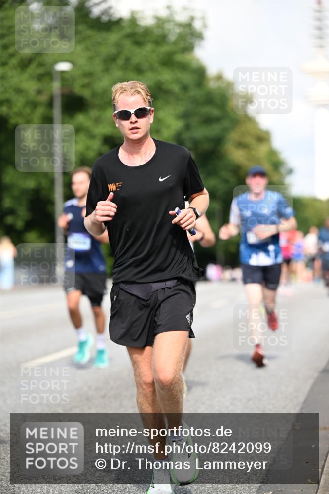 29.06.2025 - hella hamburg halbmarathon Dr. Thomas Lammeyer http://msf.ph/oto/8242099 29.06.2025 09:51:01 Kennedybrücke 1217, 1562, 2121, 2196, 2404, 2774, 3783, 4602, 5092, 5923, 5961, 6915, 8366, 8395, 8901, 9171 meine-sportfotos.de