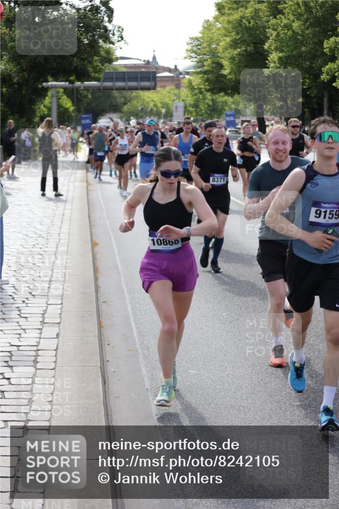 29.06.2025 - hella hamburg halbmarathon Jannik Wohlers http://msf.ph/oto/8242105 29.06.2025 09:54:43 Lombardsbrücke 1200, 2274, 2816, 3258, 4121, 5399, 5638, 5705, 6027, 6389, 6923, 6938, 6991, 7508, 7659, 8371, 8437, 8487, 8693, 8889, 8955, 9031, 9032, 9093, 9159, 9476, 9661, 9869, 9931, 10122, 10868, 11185, 11333, 12016, 12161, 12657, 13147, 13666, 13698, 14814, 15350, 15430, 15512, 15681, 15871, 16062, 16086, 16089, 16103, 16110, 16127, 16403, 16513, 16538, 17008, 17221, 17499, 17544, 17674, 17912, 18118, 18190 meine-sportfotos.de