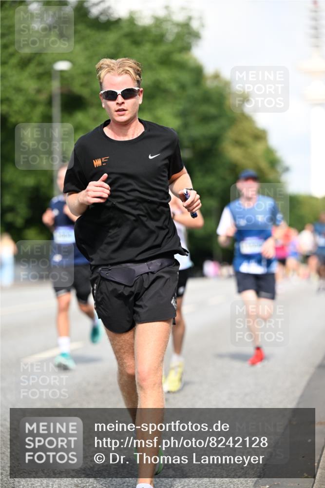 29.06.2025 - hella hamburg halbmarathon Dr. Thomas Lammeyer http://msf.ph/oto/8242128 29.06.2025 09:51:01 Kennedybrücke 1217, 1562, 2121, 2196, 2404, 2774, 3783, 4602, 5092, 5923, 5961, 6915, 8366, 8395, 8901, 9171 meine-sportfotos.de