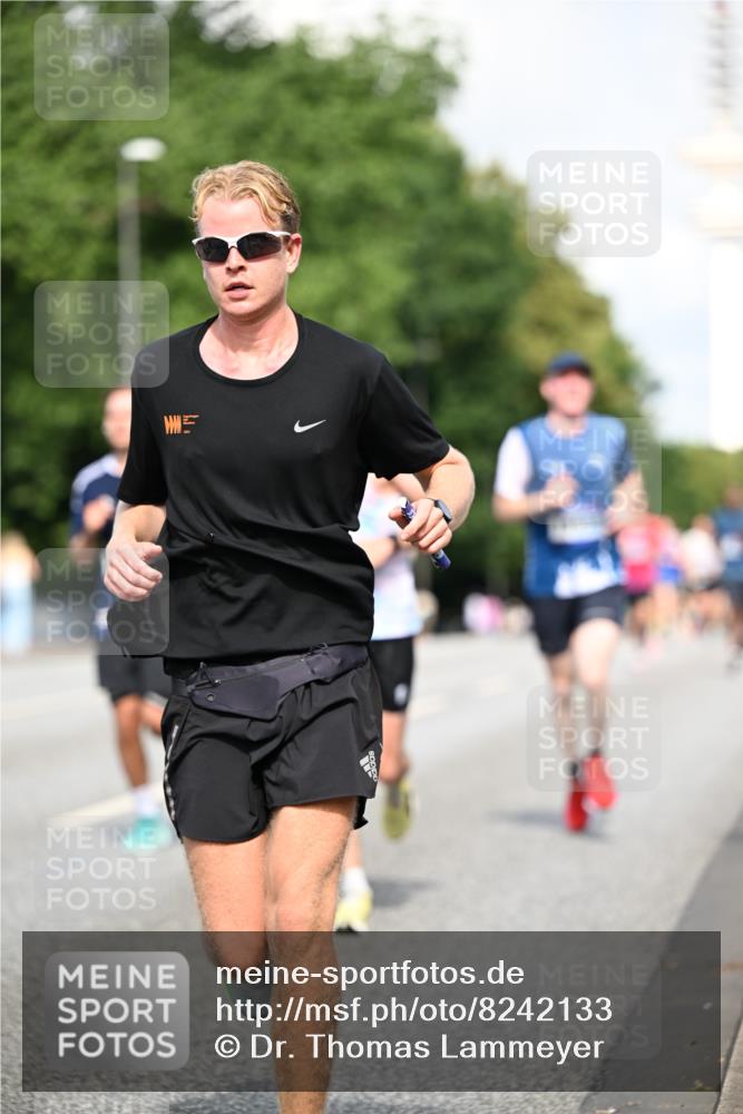 29.06.2025 - hella hamburg halbmarathon Dr. Thomas Lammeyer http://msf.ph/oto/8242133 29.06.2025 09:51:02 Kennedybrücke 1217, 1562, 2121, 2196, 2404, 2774, 3783, 4602, 5092, 5923, 5961, 8366, 8395, 8901, 9171, 10968 meine-sportfotos.de