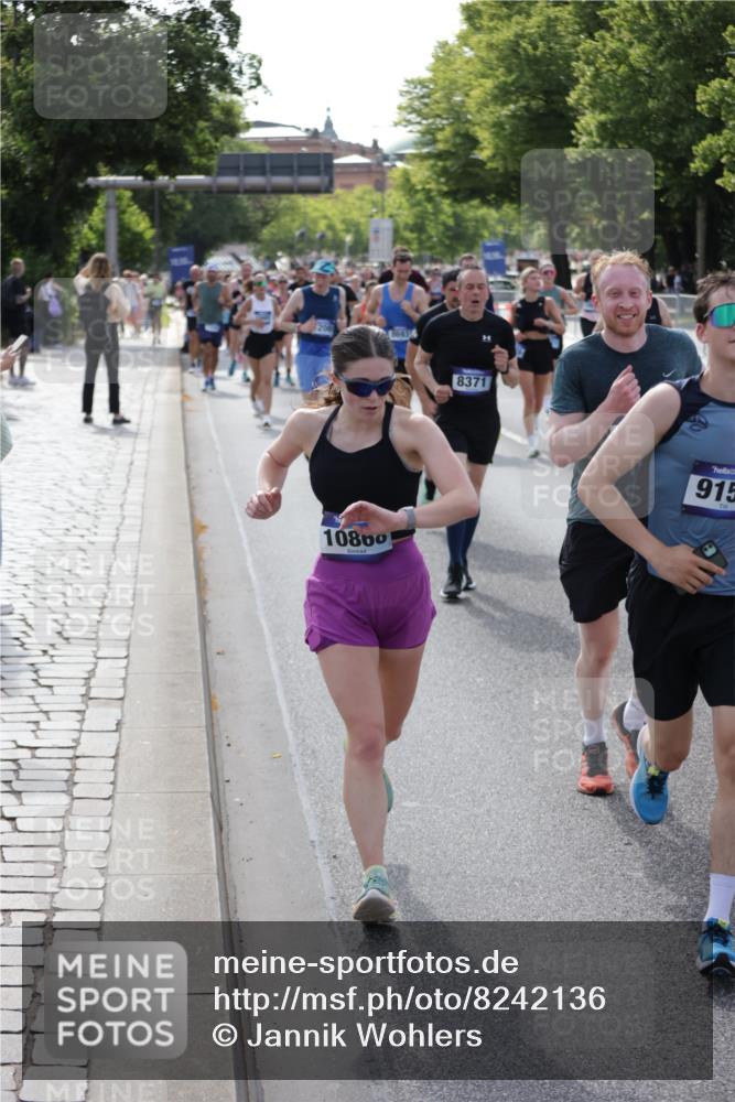 29.06.2025 - hella hamburg halbmarathon Jannik Wohlers http://msf.ph/oto/8242136 29.06.2025 09:54:43 Lombardsbrücke 1200, 2274, 2816, 3258, 4121, 5399, 5638, 5705, 6027, 6389, 6923, 6938, 6991, 7508, 7659, 8371, 8437, 8487, 8693, 8889, 8955, 9031, 9032, 9093, 9159, 9476, 9661, 9869, 9931, 10122, 10868, 11185, 11333, 12016, 12161, 12657, 13147, 13666, 13698, 14814, 15350, 15430, 15512, 15681, 15871, 16062, 16086, 16089, 16103, 16110, 16127, 16403, 16513, 16538, 17008, 17221, 17499, 17544, 17674, 17912, 18118, 18190 meine-sportfotos.de