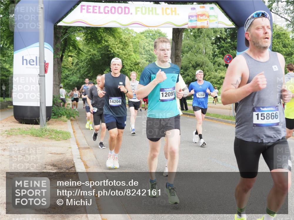 29.06.2025 - hella hamburg halbmarathon MichiJ http://msf.ph/oto/8242161 29.06.2025 10:27:50 Zwischen KM18-KM19 1445, 2563, 3282, 4381, 6037, 7622, 8450, 8958, 12091, 12915, 13029, 14093, 14204, 15257, 15866, 15873, 17215, 18547, 18734 meine-sportfotos.de