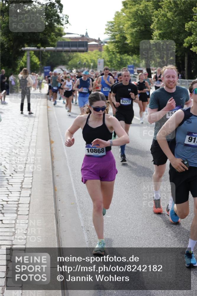 29.06.2025 - hella hamburg halbmarathon Jannik Wohlers http://msf.ph/oto/8242182 29.06.2025 09:54:43 Lombardsbrücke 1200, 2274, 2816, 3258, 4121, 5399, 5638, 5705, 6027, 6389, 6923, 6938, 6991, 7508, 7659, 8371, 8437, 8487, 8693, 8889, 8955, 9031, 9032, 9093, 9159, 9476, 9661, 9869, 9931, 10122, 10868, 11185, 11333, 12016, 12161, 12657, 13147, 13666, 13698, 14814, 15350, 15430, 15512, 15681, 15871, 16062, 16086, 16089, 16103, 16110, 16127, 16403, 16513, 16538, 17008, 17221, 17499, 17544, 17674, 17912, 18118, 18190 meine-sportfotos.de
