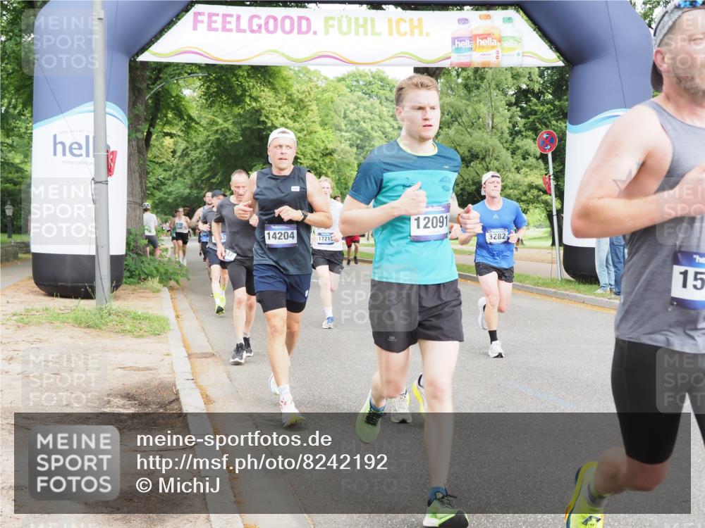 29.06.2025 - hella hamburg halbmarathon MichiJ http://msf.ph/oto/8242192 29.06.2025 10:27:51 Zwischen KM18-KM19 1445, 2563, 3282, 3547, 4381, 6037, 7622, 8450, 8958, 12091, 13029, 14093, 14204, 15257, 15866, 15873, 17215, 18547, 18734 meine-sportfotos.de