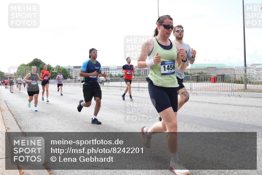 29.06.2025 - hella hamburg halbmarathon Lena Gebhardt http://msf.ph/oto/8242201 29.06.2025 10:09:49 Lombardsbrücke 1052, 1456, 1483, 1513, 1823, 4592, 4859, 5885, 7058, 7081, 7187, 8090, 8685, 9150, 9297, 9306, 9434, 9674, 9781, 9988, 10036, 10943, 12255, 12509, 12567, 12862, 13739, 15697, 16191, 16455, 16688, 16918, 17630, 17899, 18076, 18440, 18707, 18726, 18727, 19166, 19242 meine-sportfotos.de