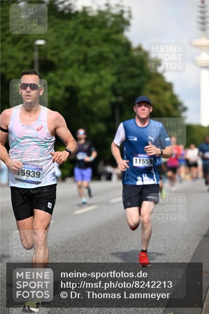 29.06.2025 - hella hamburg halbmarathon Dr. Thomas Lammeyer http://msf.ph/oto/8242213 29.06.2025 09:51:03 Kennedybrücke 1217, 1562, 2121, 2196, 2404, 2774, 3783, 4602, 5092, 5923, 5961, 8366, 8395, 8901, 9171, 10968 meine-sportfotos.de