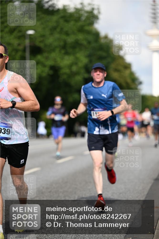 29.06.2025 - hella hamburg halbmarathon Dr. Thomas Lammeyer http://msf.ph/oto/8242267 29.06.2025 09:51:03 Kennedybrücke 1217, 1562, 2121, 2196, 2404, 2774, 3783, 4602, 5092, 5923, 5961, 8366, 8395, 8901, 9171, 10968 meine-sportfotos.de