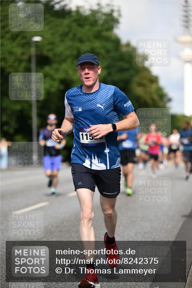 29.06.2025 - hella hamburg halbmarathon Dr. Thomas Lammeyer http://msf.ph/oto/8242375 29.06.2025 09:51:04 Kennedybrücke 1217, 1562, 2121, 2196, 2296, 2404, 2774, 3783, 4602, 5092, 5923, 5961, 8395, 8901, 9171, 10968 meine-sportfotos.de