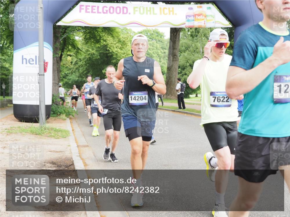 29.06.2025 - hella hamburg halbmarathon MichiJ http://msf.ph/oto/8242382 29.06.2025 10:27:51 Zwischen KM18-KM19 1445, 2563, 3282, 3547, 4381, 6037, 7622, 8450, 8958, 12091, 13029, 14093, 14204, 15257, 15866, 15873, 17215, 18547, 18734 meine-sportfotos.de