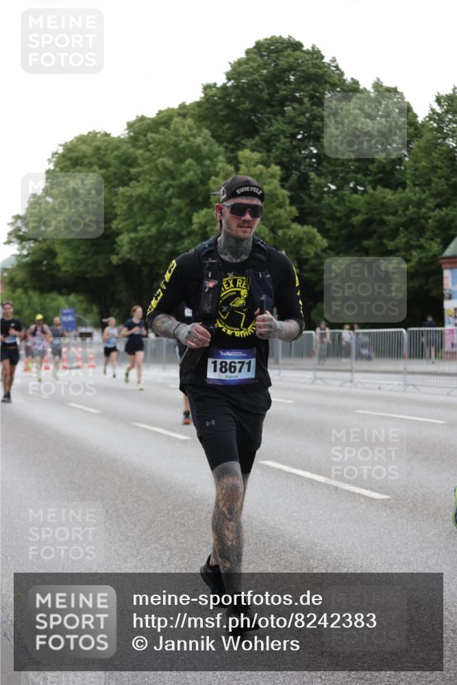 29.06.2025 - hella hamburg halbmarathon Jannik Wohlers http://msf.ph/oto/8242383 29.06.2025 10:29:55 Lombardsbrücke 2901, 3443, 3573, 6598, 6616, 10880, 12349, 12350, 12504, 12687, 12688, 12710, 13418, 15938, 16601, 16604, 16735, 16864, 18046, 18671 meine-sportfotos.de