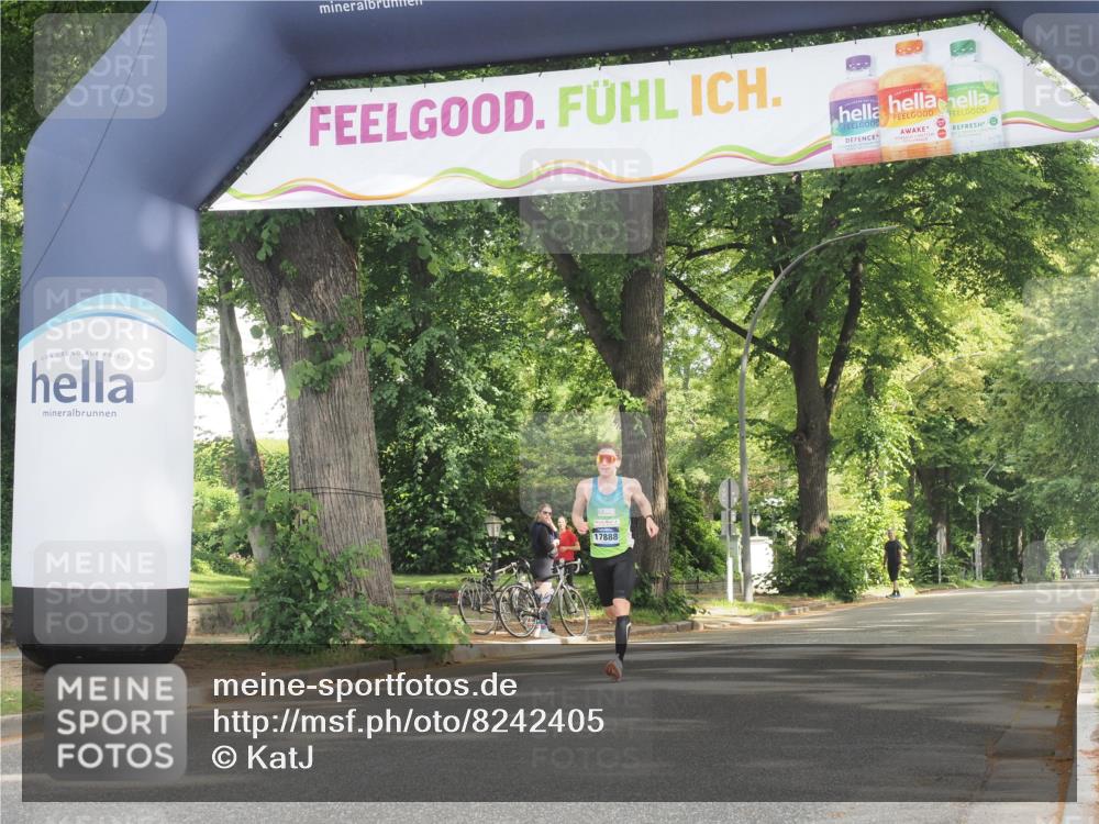 29.06.2025 - hella hamburg halbmarathon KatJ http://msf.ph/oto/8242405 29.06.2025 10:02:46 Zwischen KM18-KM19 46 meine-sportfotos.de