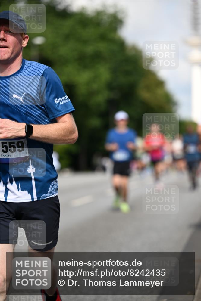 29.06.2025 - hella hamburg halbmarathon Dr. Thomas Lammeyer http://msf.ph/oto/8242435 29.06.2025 09:51:04 Kennedybrücke 1217, 1562, 2121, 2196, 2296, 2404, 2774, 3783, 4602, 5092, 5923, 5961, 8395, 8901, 9171, 10968 meine-sportfotos.de