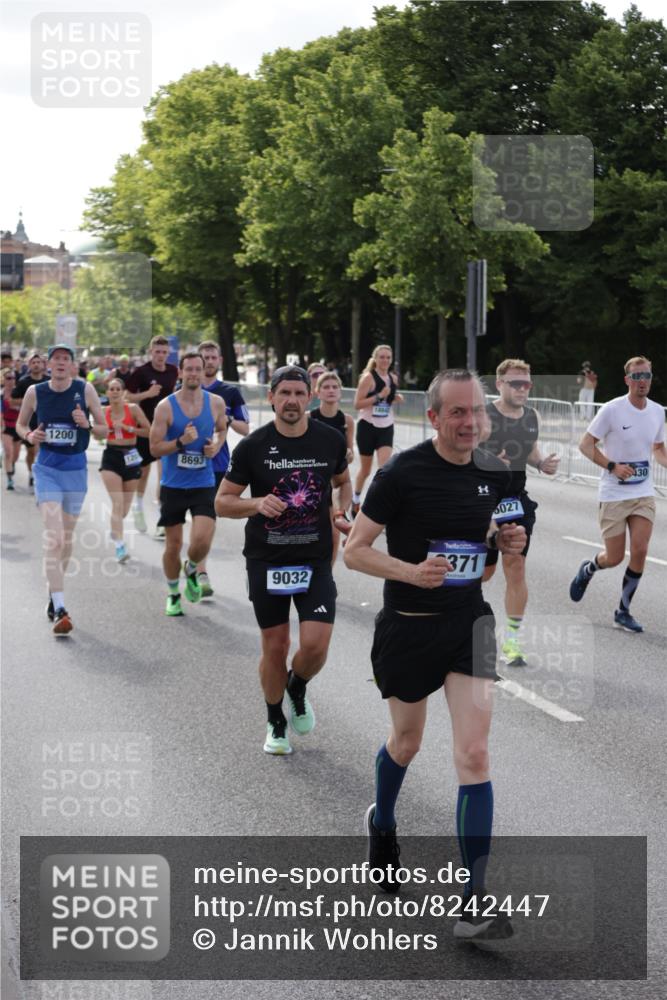 29.06.2025 - hella hamburg halbmarathon Jannik Wohlers http://msf.ph/oto/8242447 29.06.2025 09:54:45 Lombardsbrücke 1200, 1683, 2274, 2816, 3258, 3747, 4121, 5399, 5638, 5705, 6027, 6836, 6923, 6938, 6991, 7052, 7508, 7659, 8371, 8437, 8487, 8693, 8889, 8955, 9031, 9032, 9159, 9476, 9869, 9931, 9959, 10122, 10263, 10868, 11185, 11333, 12016, 12161, 12321, 12657, 13666, 15350, 15430, 15512, 15681, 15871, 16062, 16086, 16089, 16103, 16127, 16403, 16513, 16538, 17008, 17221, 17499, 17544, 17674, 17912 meine-sportfotos.de